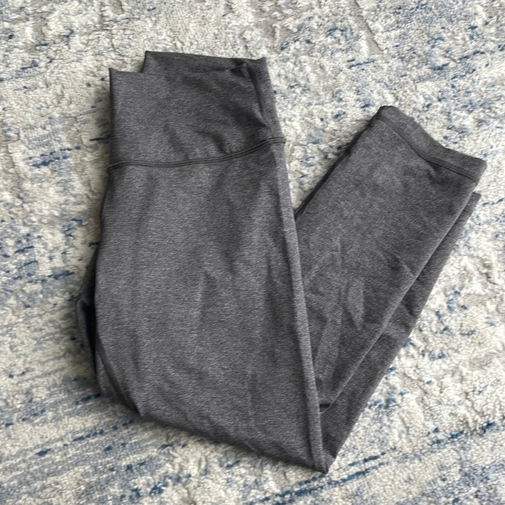 Lululemon Leggings • 8 • Like new !